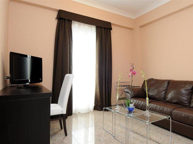 Eh Rome Airport Euro House Hotels Фиумичино Екстериор снимка