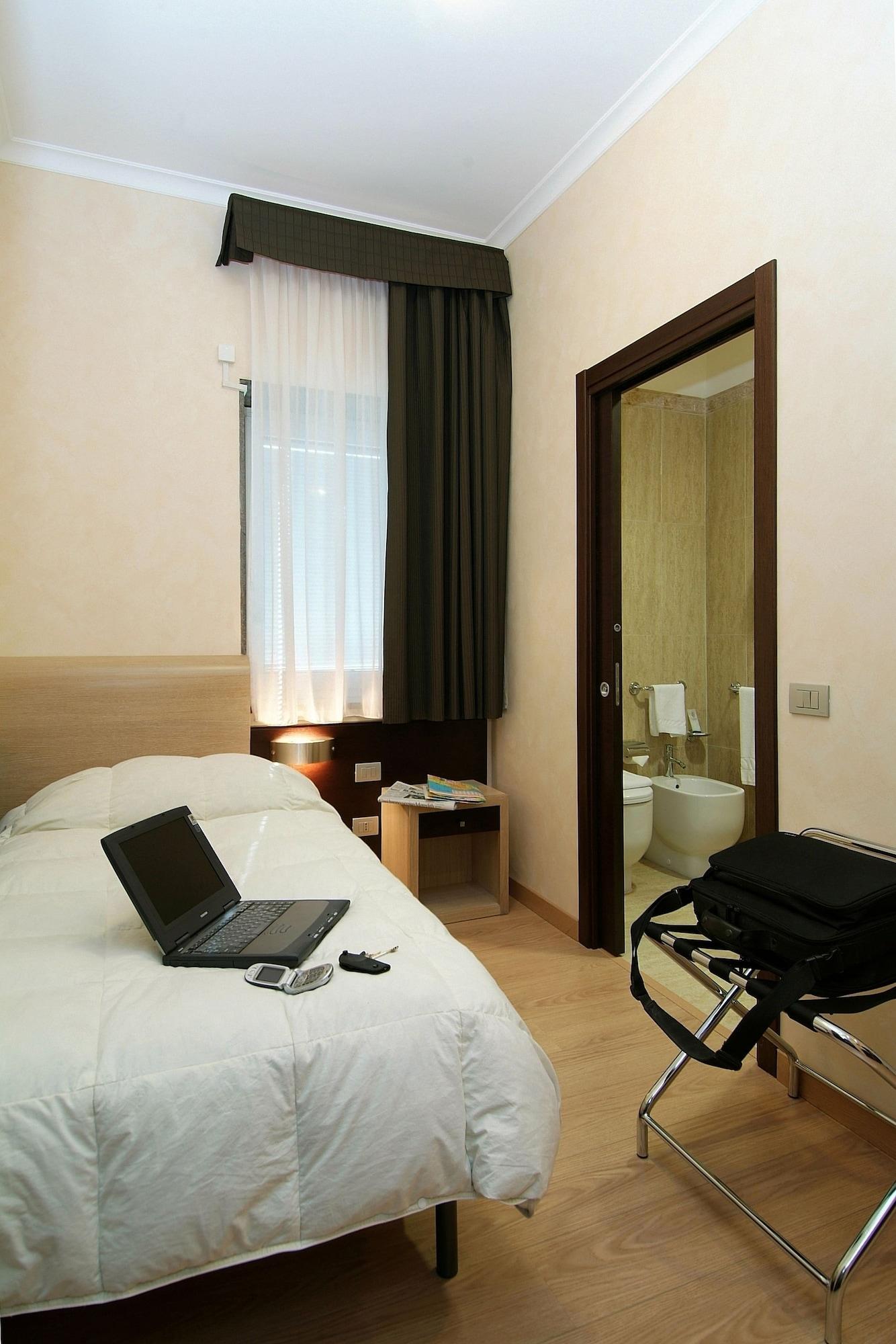 Eh Rome Airport Euro House Hotels Фиумичино Екстериор снимка