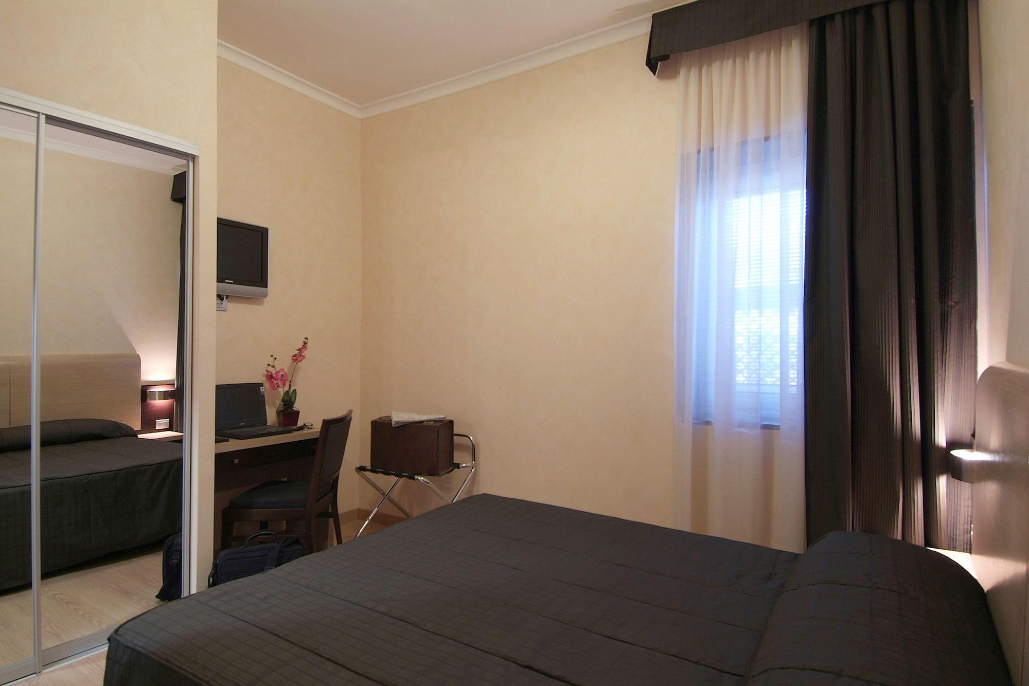 Eh Rome Airport Euro House Hotels Фиумичино Екстериор снимка