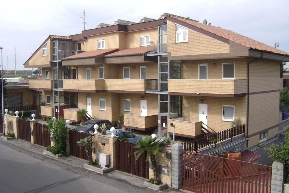 Eh Rome Airport Euro House Hotels Фиумичино Екстериор снимка