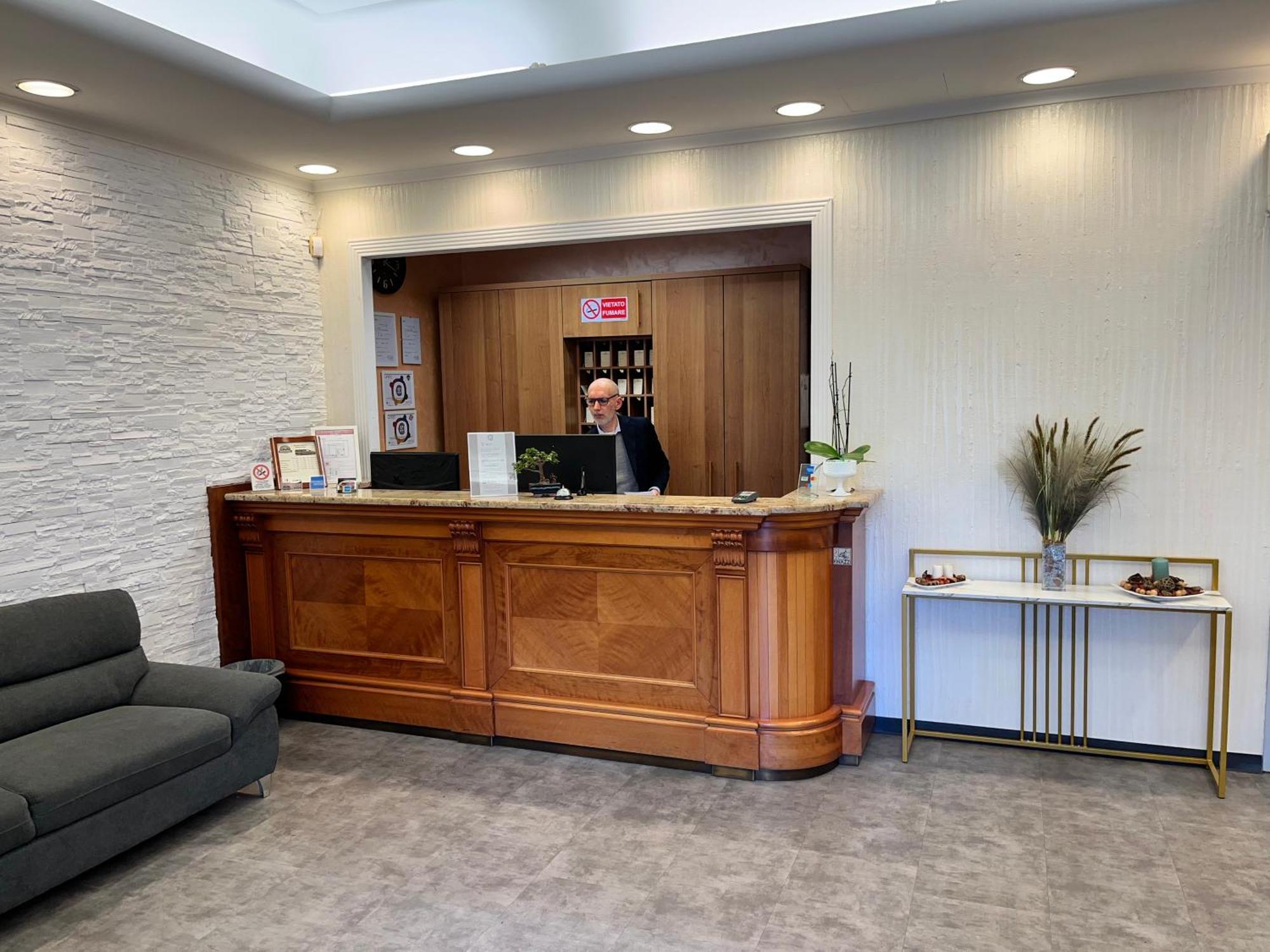 Eh Rome Airport Euro House Hotels Фиумичино Екстериор снимка