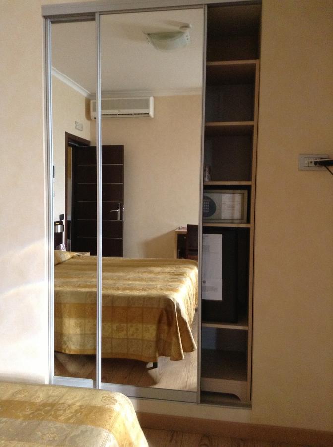 Eh Rome Airport Euro House Hotels Фиумичино Екстериор снимка